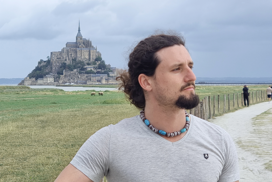 Collier Homme en perles Krobo et pierre bleue